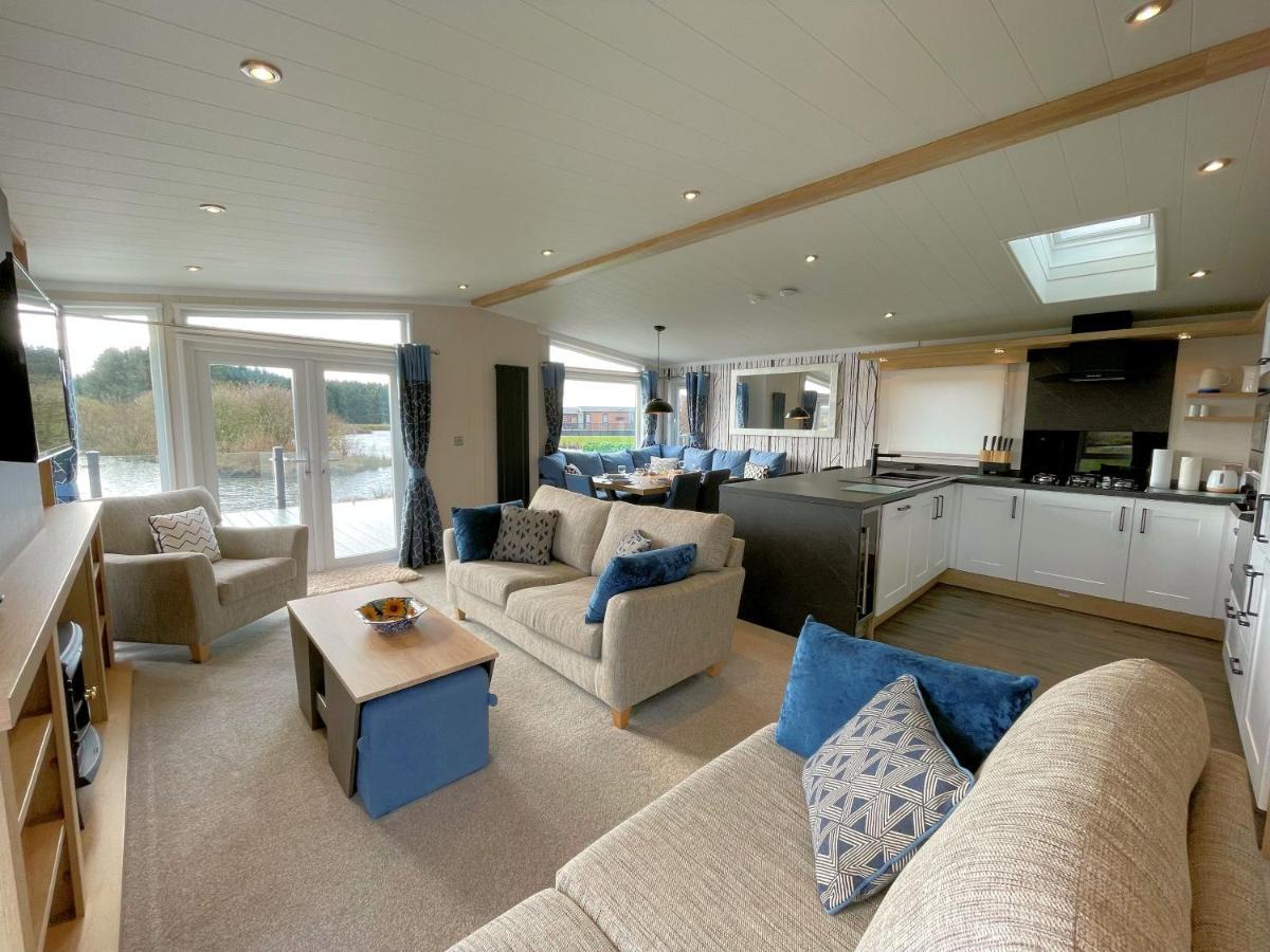 Luxury Lakeside Lodge With Htub Beautiful Views Annan Esterno foto