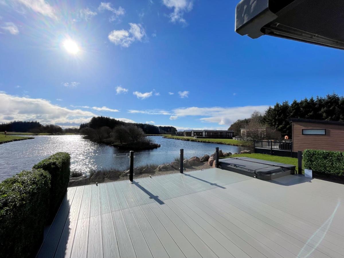 Luxury Lakeside Lodge With Htub Beautiful Views Annan Esterno foto