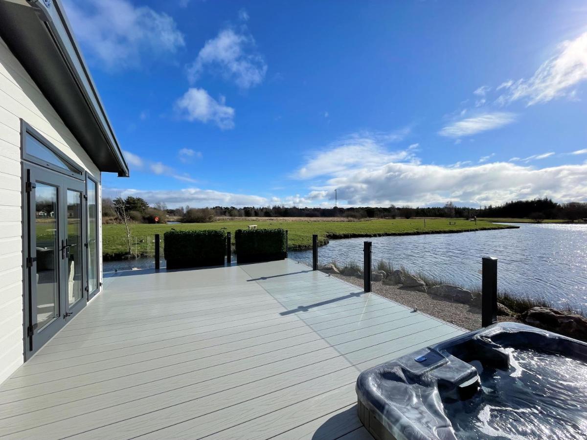 Luxury Lakeside Lodge With Htub Beautiful Views Annan Esterno foto