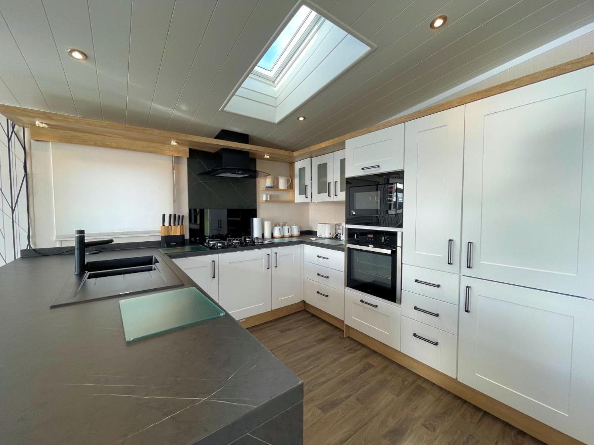 Luxury Lakeside Lodge With Htub Beautiful Views Annan Esterno foto