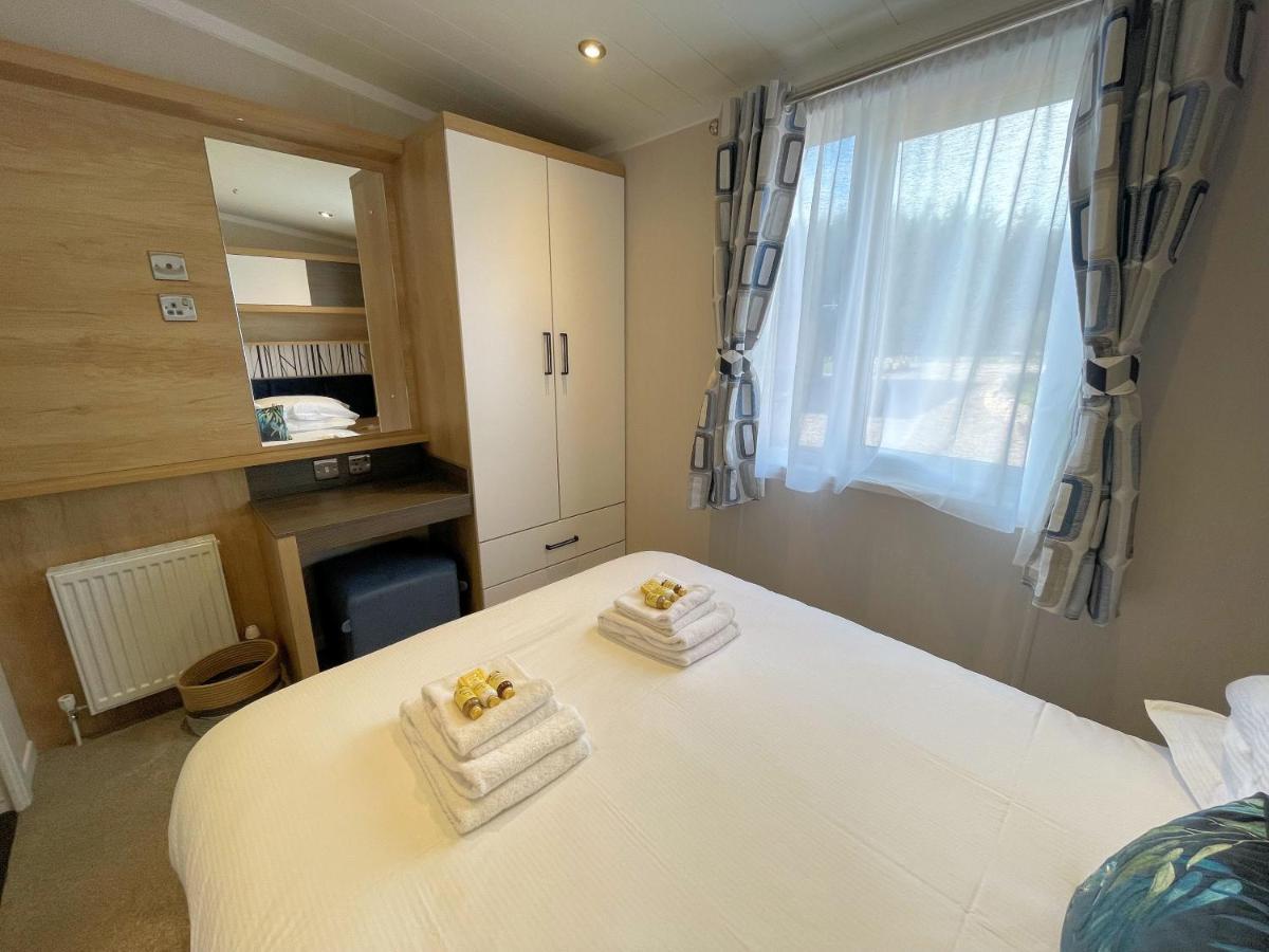 Luxury Lakeside Lodge With Htub Beautiful Views Annan Esterno foto