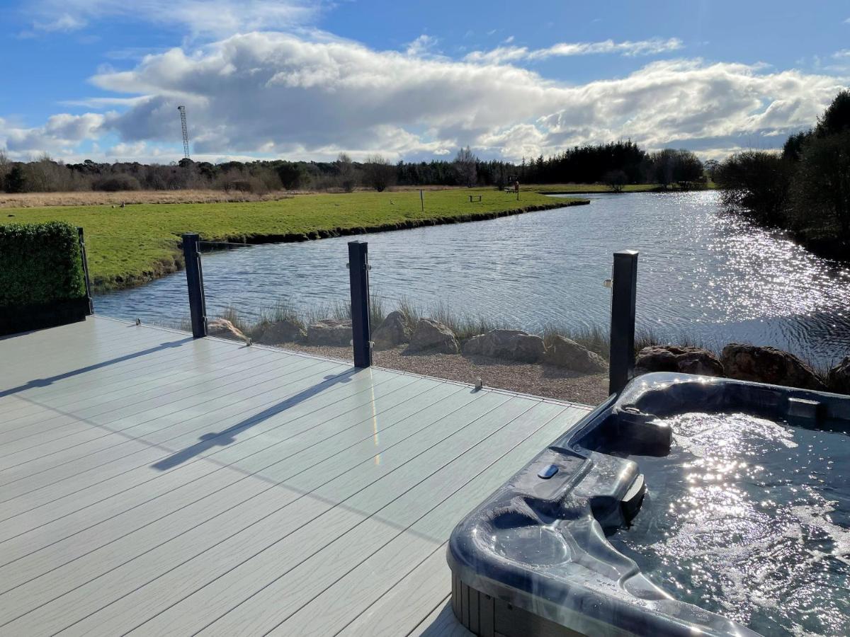 Luxury Lakeside Lodge With Htub Beautiful Views Annan Esterno foto