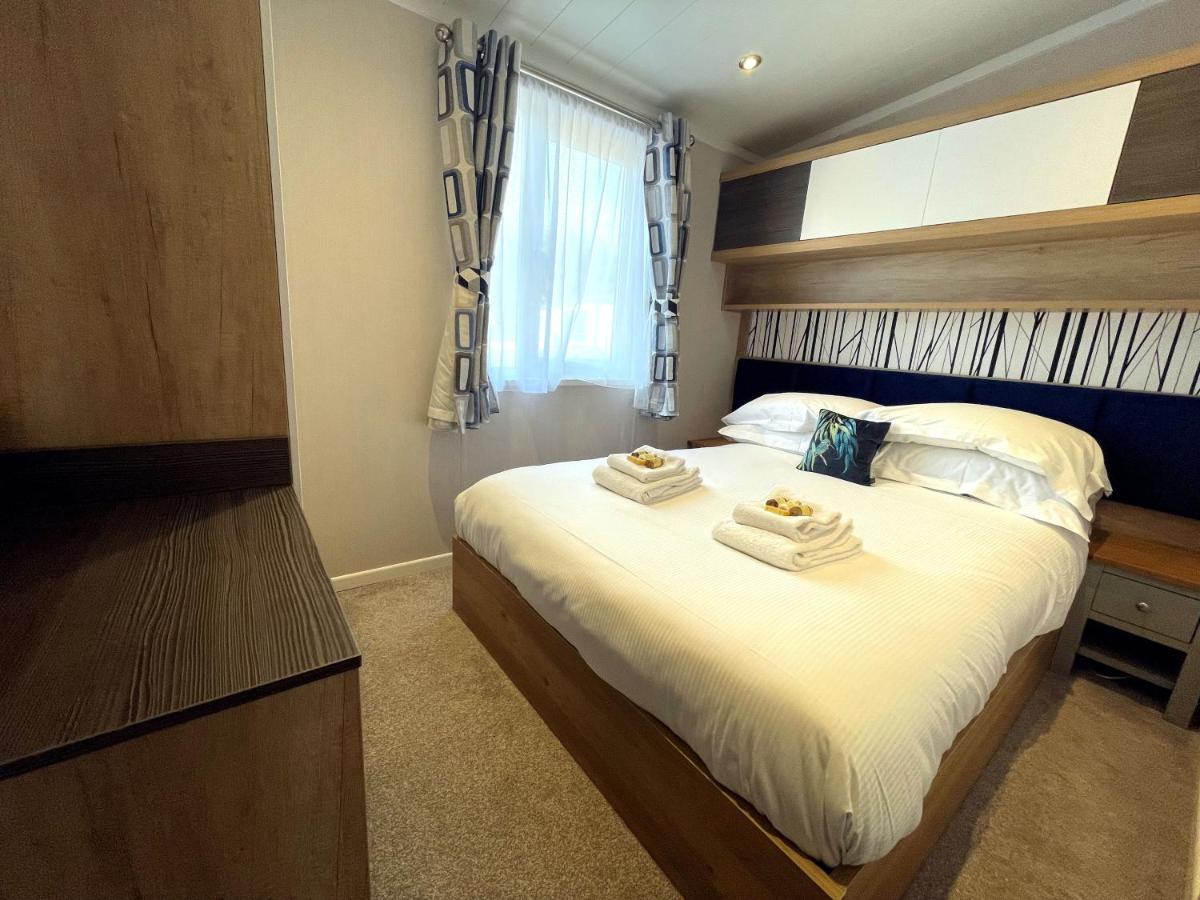 Luxury Lakeside Lodge With Htub Beautiful Views Annan Esterno foto